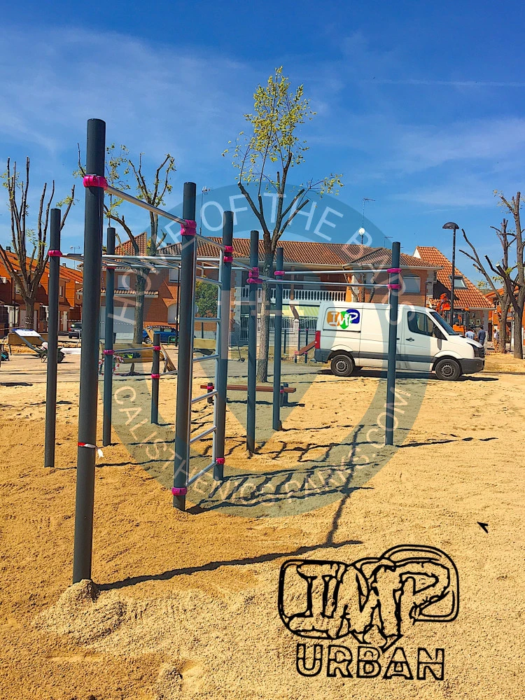 Calisthenics park in 2, Avenida del Doce de Octubre, Ensanche, San Martín de la Vega, Comunidad de Madrid, 28330, España