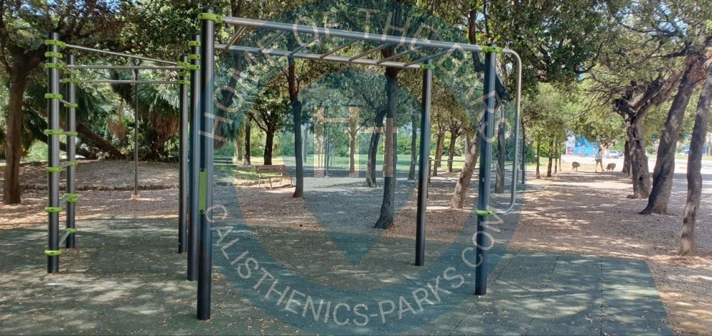 Calisthenics park in 
Address
                                    Lungomare Di Livorno, 57126 Livorno Livorno, Italy
                            