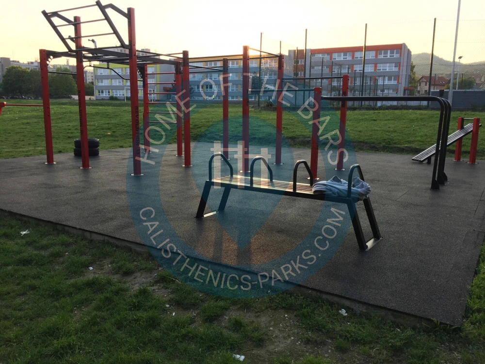 Calisthenics park in Základná škola Tbiliská, 4, Tbiliská, Grefty, Centrálna Rača, Bratislava, okres Bratislava III, Bratislava, Bratislavský kraj, 831 06, Slovensko