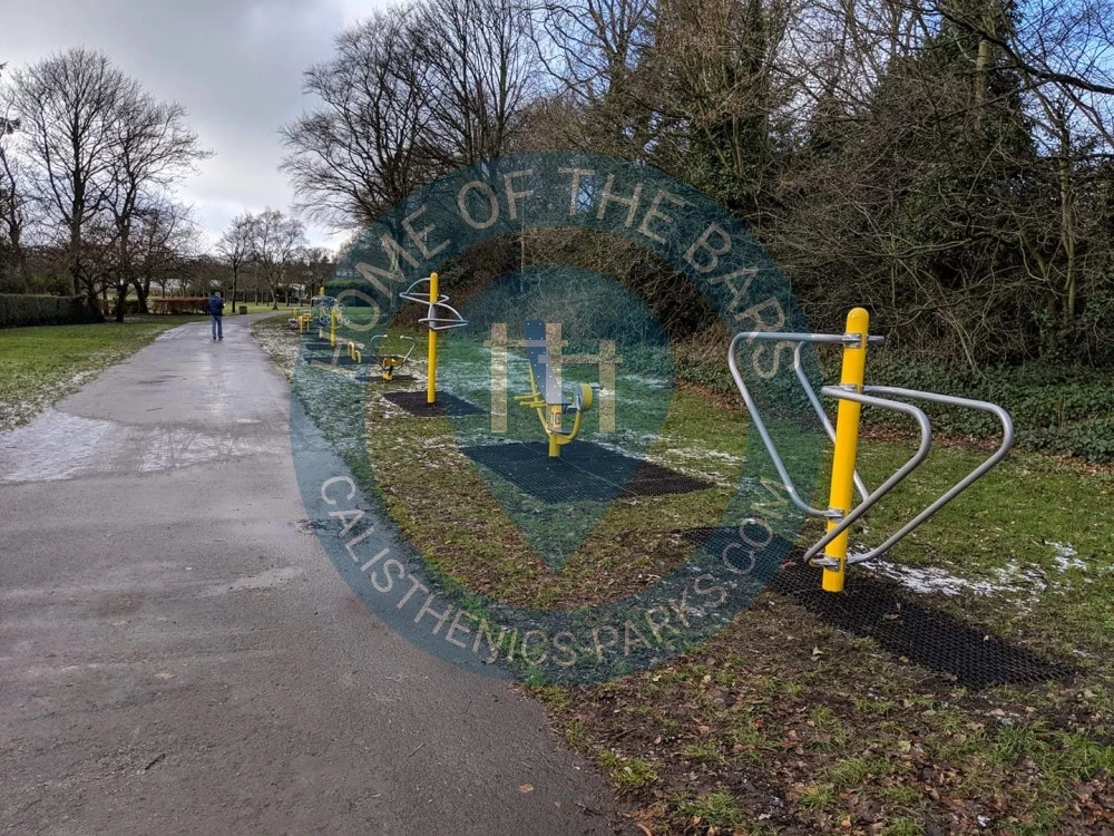Outdoor Pull Up Bars - Bradford - Wibsey park outdoor gym - United Kingdom - Spot