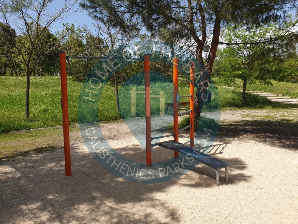 Calisthenics park in Calle de los Yébenes, Lucero, Latina, Madrid, Comunidad de Madrid, 28047, España