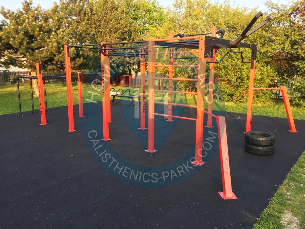 Calisthenics park in Základná škola Tbiliská, 4, Tbiliská, Grefty, Centrálna Rača, Bratislava, okres Bratislava III, Bratislava, Bratislavský kraj, 831 06, Slovensko