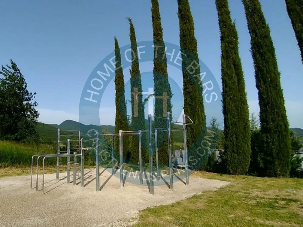 Calisthenics park in Istituto Omnicomprensivo Fanfani – Camaiti, Via Palazzo Cherici, Castellare, Pieve Santo Stefano, Arezzo, Toscana, 52036, Italia