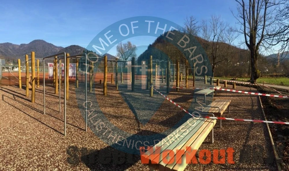 Calisthenics park in Hundetoilette, Kaltenbachstraße, Kaltenbach, Bad Ischl, Bezirk Gmunden, 4820, Österreich
