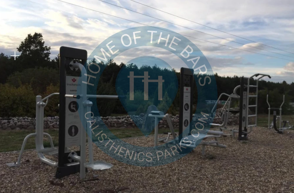 Public Pull Up Bars - Żmigród - Truckers Life Outdoor Fitness siłownia - Poland - Spot