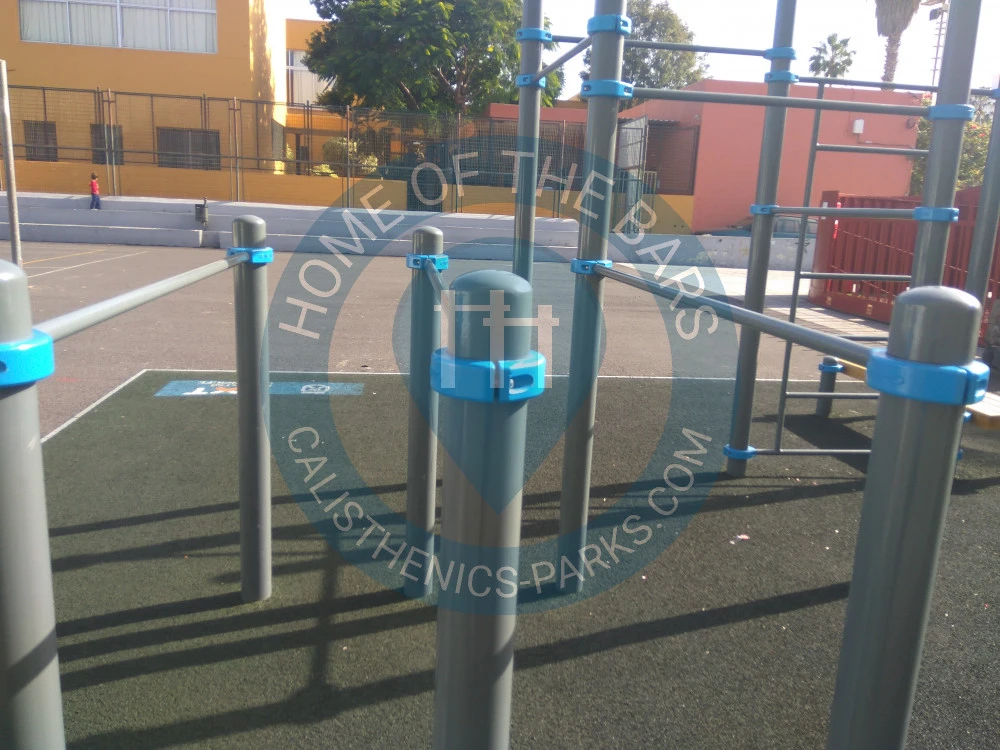 Calisthenics park in Pabellón Municipal José Leonardo Rodríguez García, Camino las Charnecas, Las Charnecas, Icod de los Vinos, Santa Cruz de Tenerife, Canarias, 38434, España