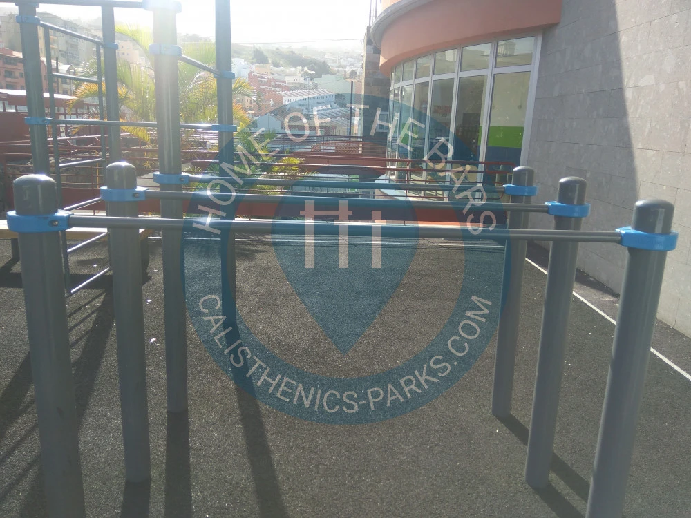 Calisthenics park in Pabellón Municipal José Leonardo Rodríguez García, Camino las Charnecas, Las Charnecas, Icod de los Vinos, Santa Cruz de Tenerife, Canarias, 38434, España