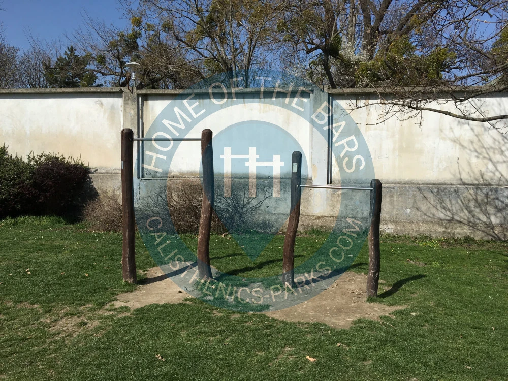 Bratislava - Outdoor Pull up Bars - Presidential Garden - Slovakia - Spot