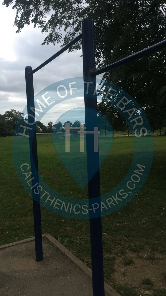 Hempstead, NY - Outdoor Pull Up Bar - Kennedy Memorial Park - United States - Spot