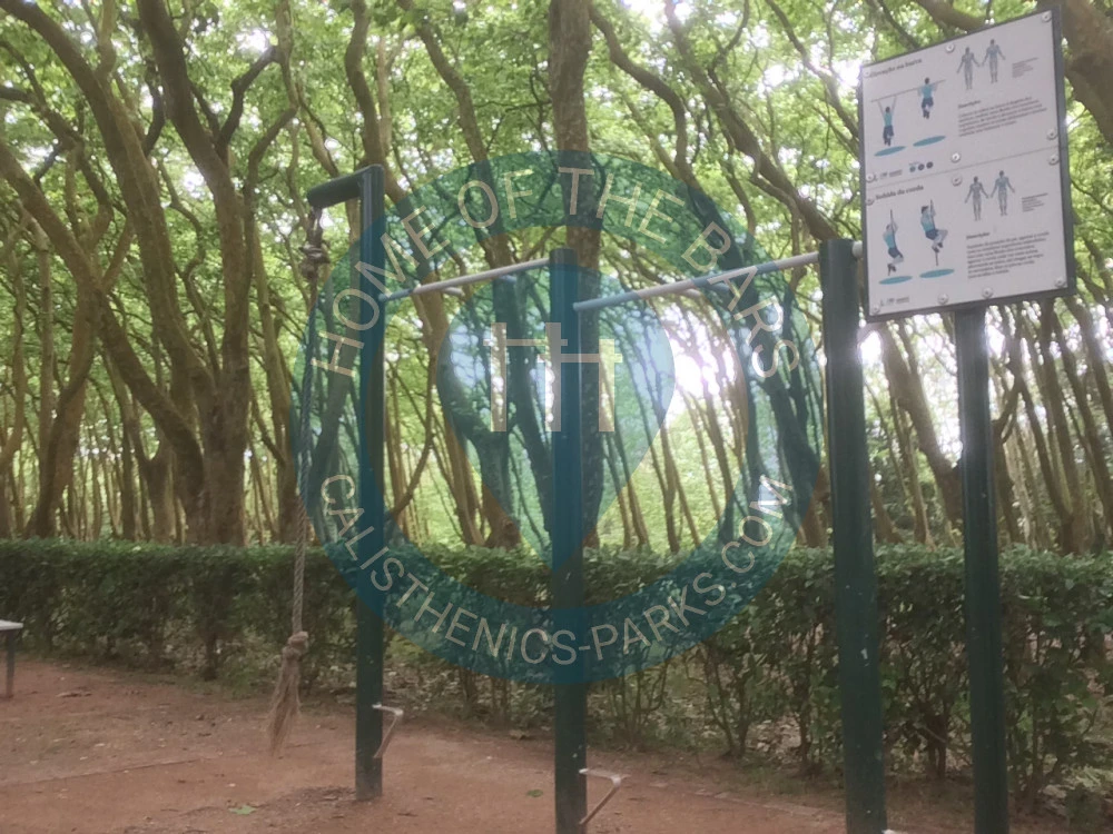 Calisthenics park in Pavilhão Desportivo da Mata, Trilho da Mata, Encosta do Sol, Nossa Senhora do Pópulo, Nossa Senhora do Pópulo, Coto e São Gregório, Caldas da Rainha, Leiria, 2500-189, Portugal