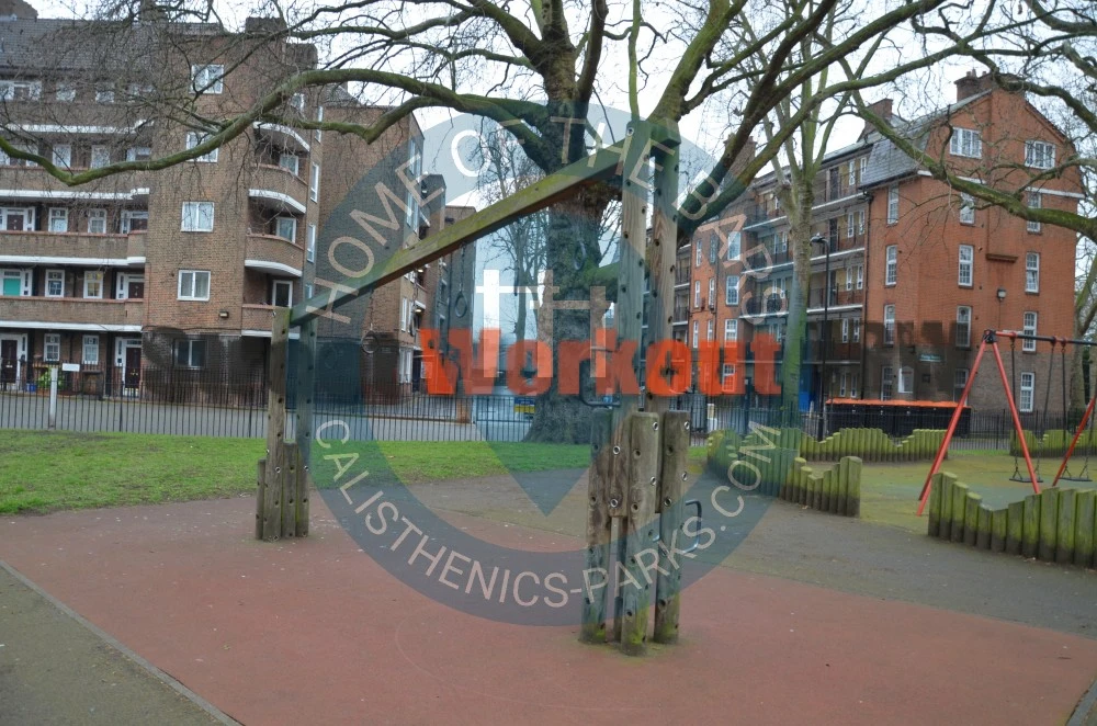 London - Outdoor Gym at London Fields - United Kingdom - Spot