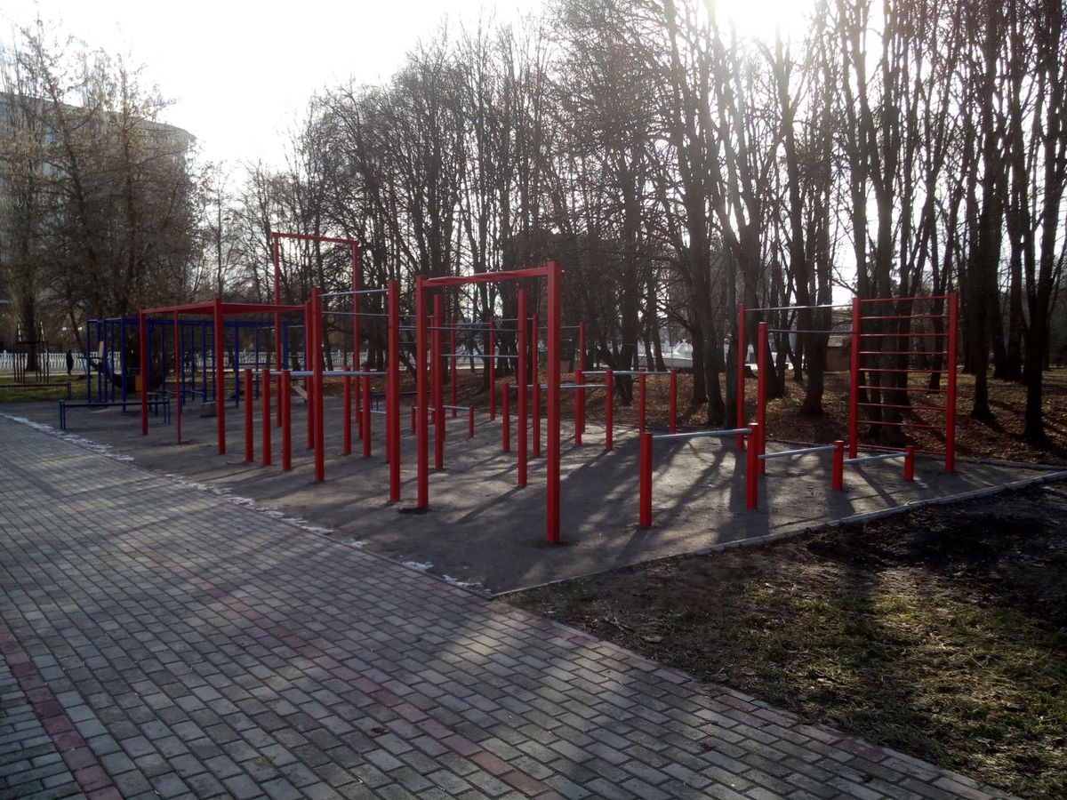 Outdoor Gym - Khmelnytskyi - Khmelnytskyi - Aire de Fitness - Ресторан «Сонечко» - Ukraine - Spot