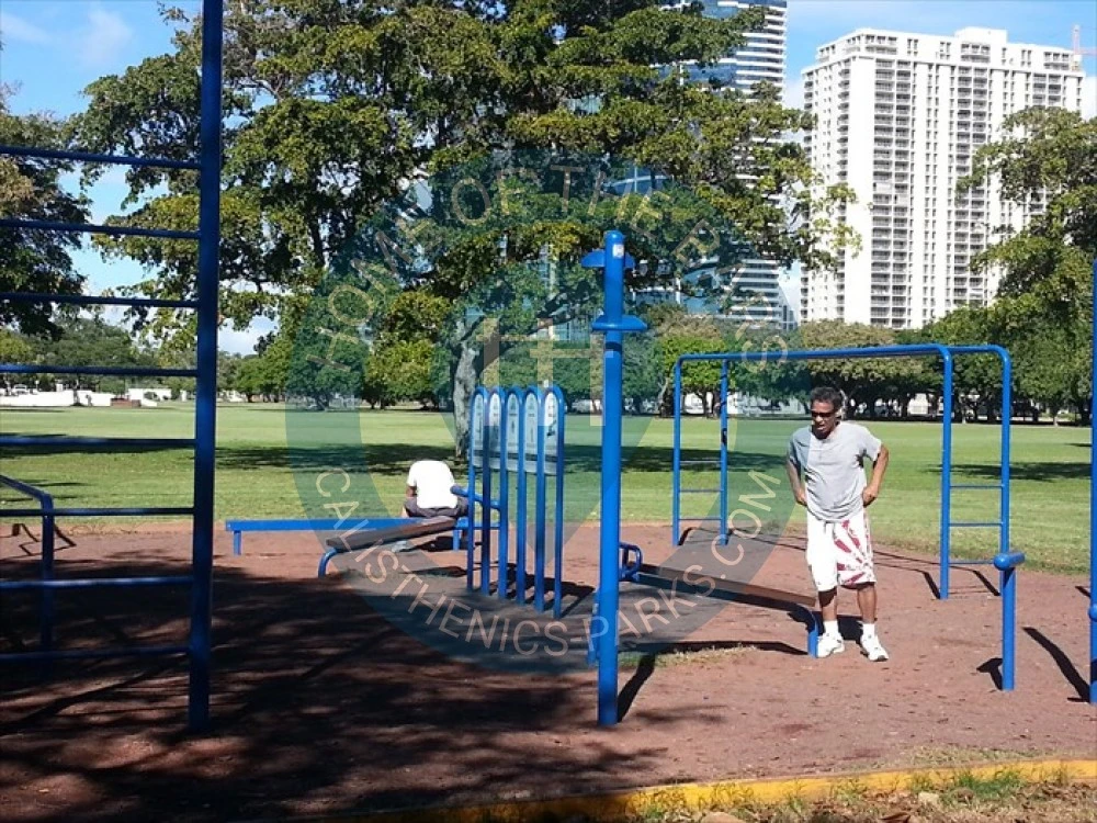 Honolulu - Outdoor Exercise Park - Ala Moana Beach Park - United States - Spot
