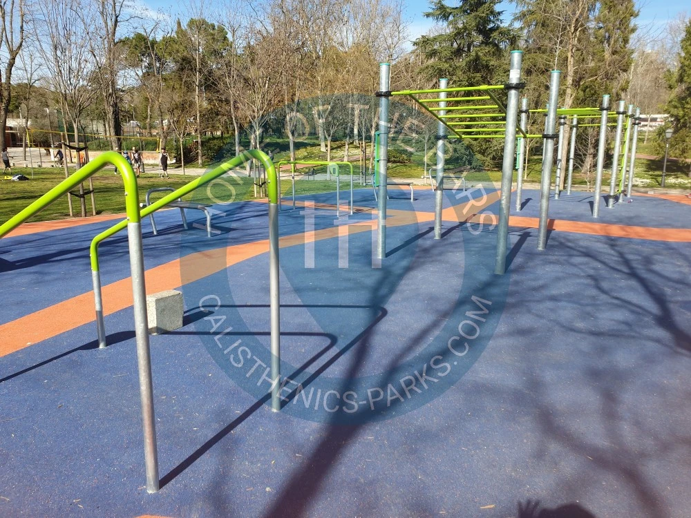 Calisthenics park in Centro Deportivo Municipal La Bombilla, GR-124 Senda Real, Casa de Campo, Moncloa-Aravaca, Madrid, Comunidad de Madrid, 28008, España