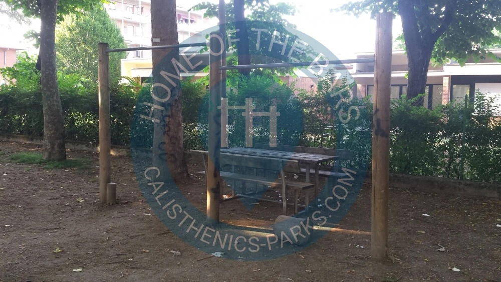Calisthenics park in 45, Via Giorgio Bortolamasi, Cibeno Pile, Carpi, Unione delle Terre d'Argine, Modena, Emilia-Romagna, 41012, Italia