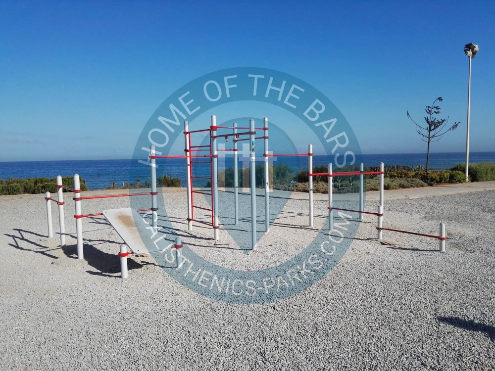 Calisthenics park in شارع مصطفى السايح, Yacoub El Mansour ⵢⴰⵄⵇⵓⴱ ⵍⵎⴰⵏⵙⵓⵔ يعقوب المنصور, يعقوب المنصور, باشوية الرباط, عمالة الرباط, Rabat-Salé-Kénitra ⵔⴱⴰⵟ-ⵙⵍⴰ-ⵇⵏⵉⵟⵔⴰ الرباط-سلا-القنيطرة, 10053, Maroc / ⵍⵎⵖⵔⵉⴱ / المغرب
