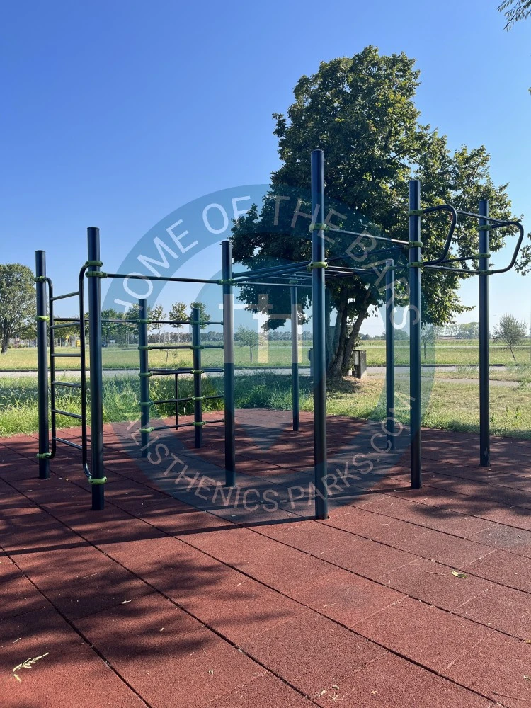 Outdoor Gym - Latisana - Calisthenics Park - Viale Latisana Mare - Italy - Spot