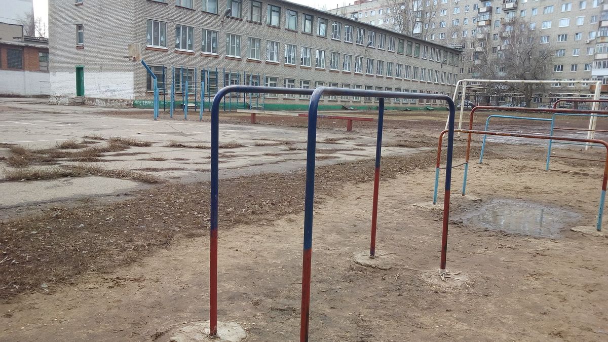 Outdoor Gym - Engels - Engels - Street Workout Park - Sberbank of Russia - Russia - Spot