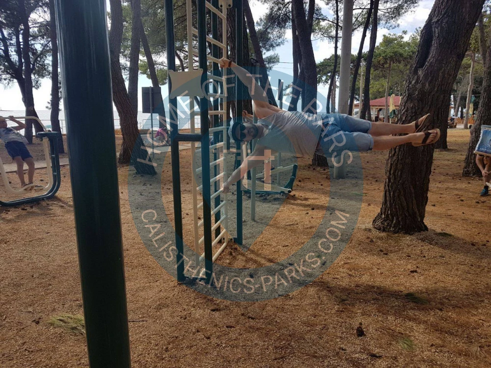 Calisthenics park in Sunset Konoba, Parenzana, Grad Poreč, Istarska županija, 52441, Hrvatska