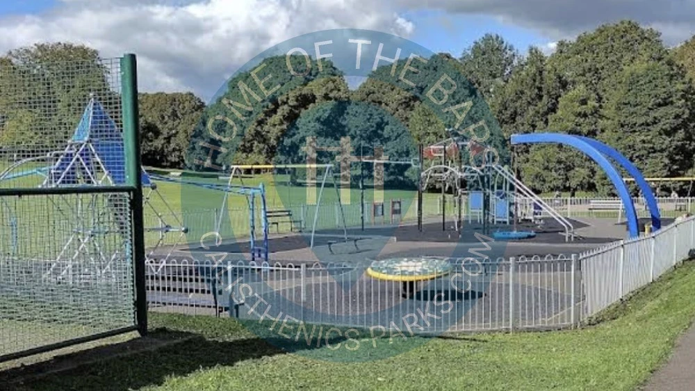 Outdoor Gym - High Peak - Chapel-en-le-Frith Memorial Park Bars - United Kingdom - Spot