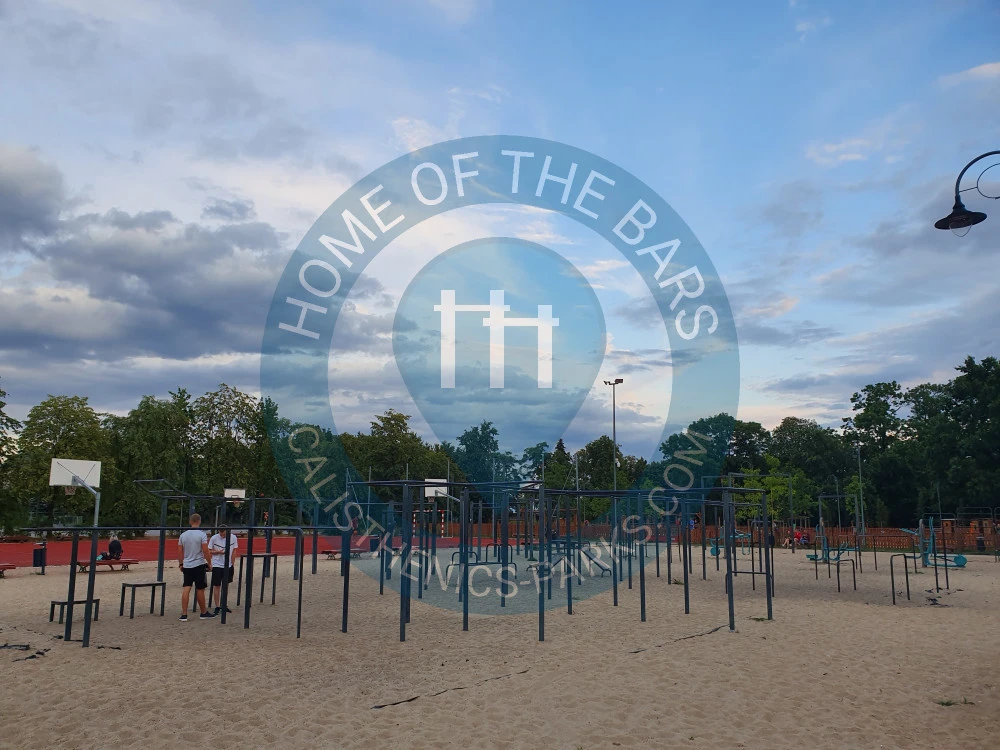 Fitness Facility - Piaseczno - Piaseczno Street Workout Park - Poland - Spot