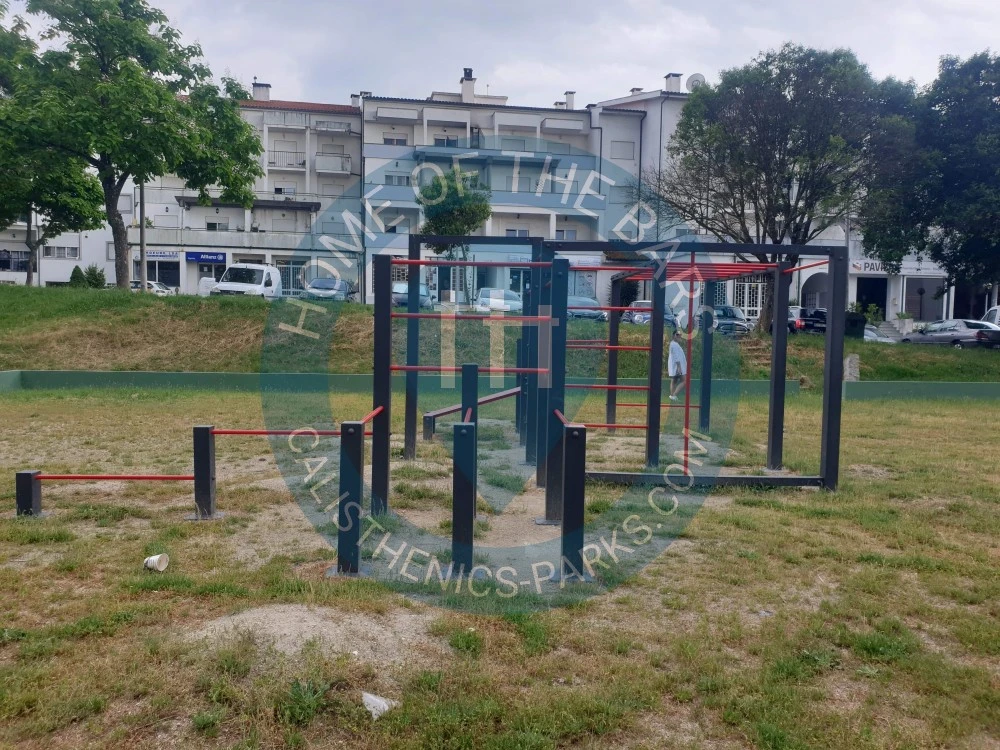 Fitness Facility - Rio de Loba - Calisthenics Gym Jardim do Bairro da Quinta das Lameiras - Portugal - Spot