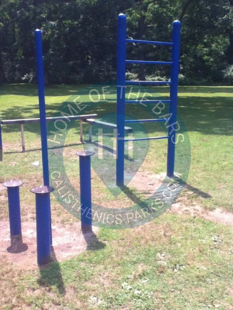 Calisthenics park in Chessie Circle Trail, Ottawa, Toledo, Lucas County, Ohio, 43606, United States