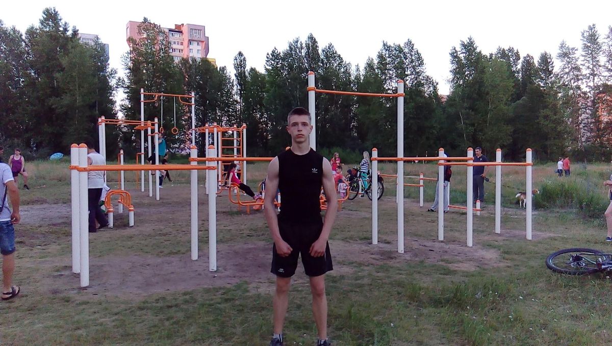 Sumy - Street Workout Park - oz. Chekha - Ukraine - Spot