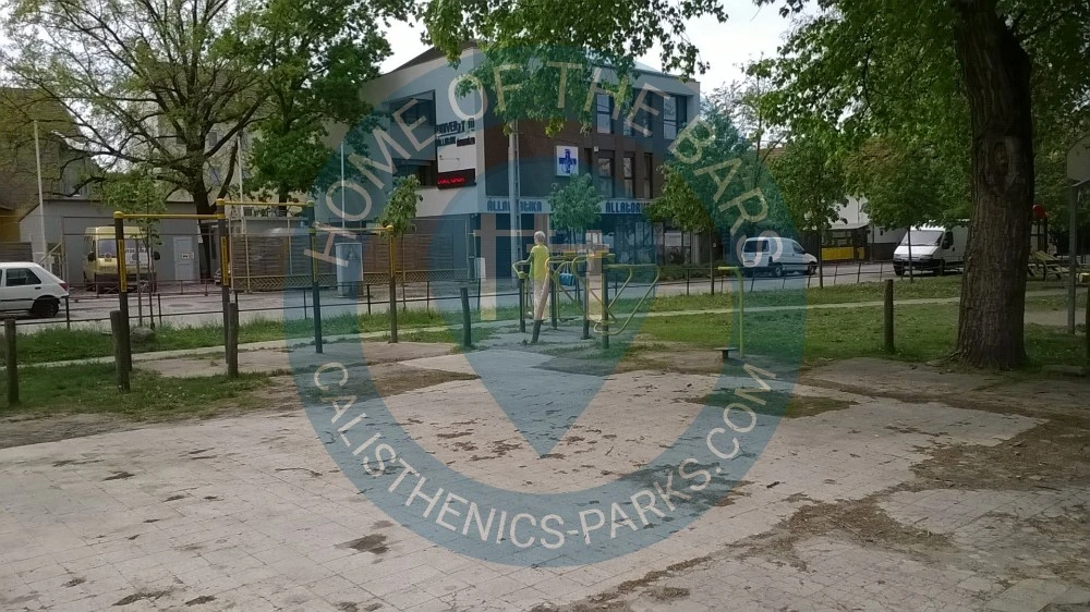Szeged - Pull Up Bars - Klapka tér - Hungary - Spot