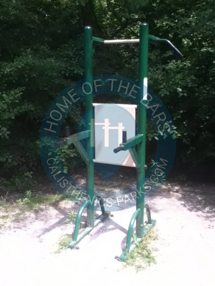 Calisthenics park in Colony Court, Rossford, Wood County, Ohio, 43460, United States