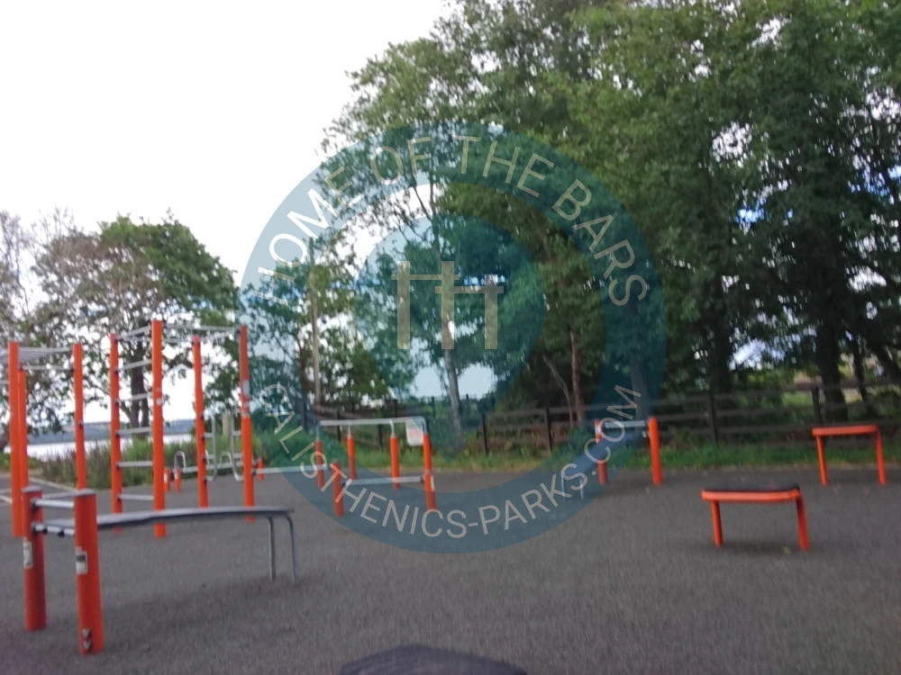 Calisthenics park in Passage Railway Greenway, Rochestown, Douglas, Cork, County Cork, Munster, T12 WV08, Éire / Ireland