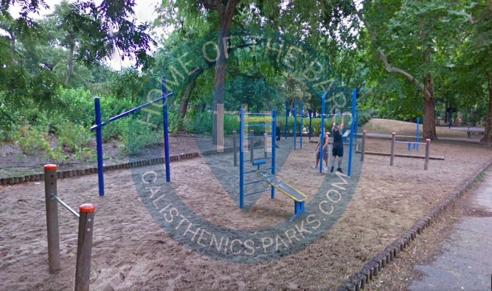 Budapest - Street Workout Equipment - Városliget - Hungary - Spot