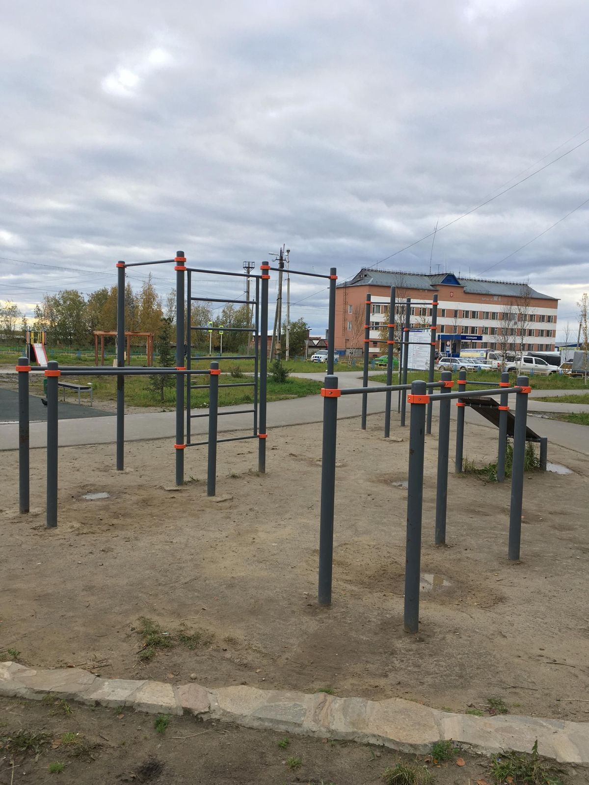 Outdoor Gym - Usinsk - Usinsk - Fitness Park - Улица 60 Лет Октября - Russia - Spot