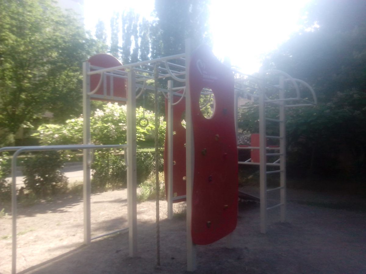 Outdoor Gym - Mykolaiv - Mykolaiv - Calisthenics Park - L'Oreal Professionnel / Лореаль Профессионель - Ukraine - Spot