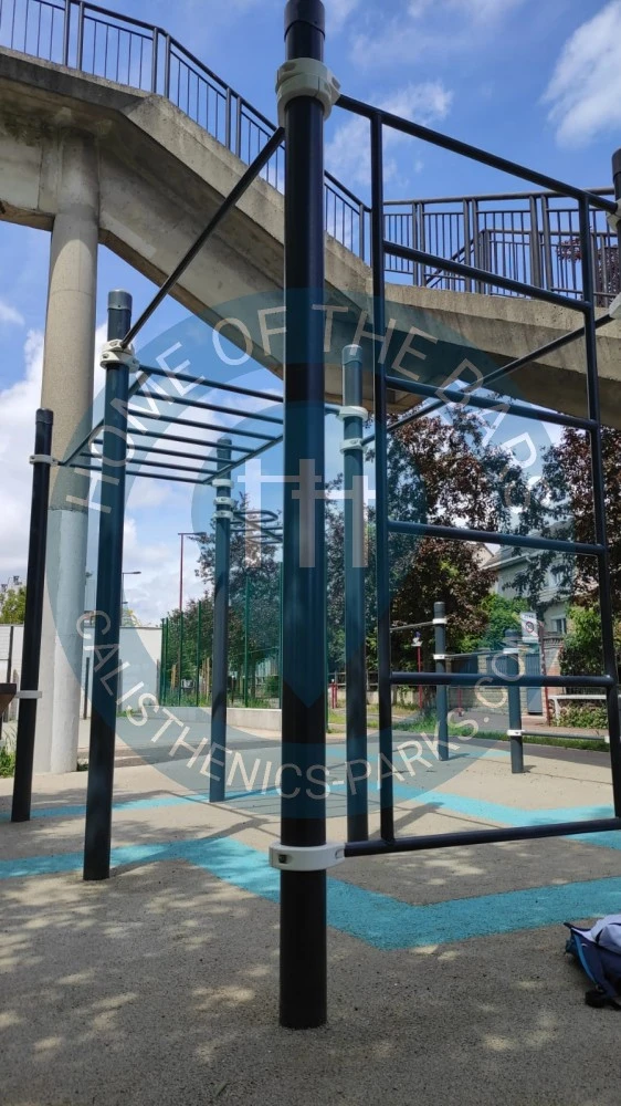 Outdoor Pull Up Bars - Bondy - Park Street Workout gare de Bondy - France - Spot