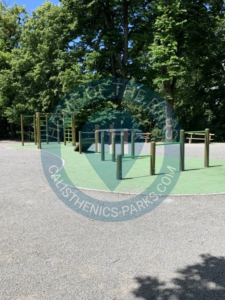Outdoor Pull Up Bars - Zagreb - Park suma tuskanac - Croatia - Spot