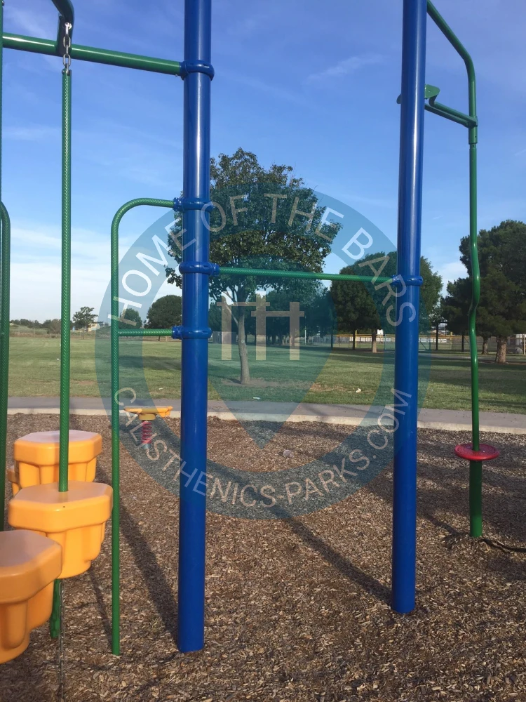 Midland (Texas) - Outdoor Fitness Playground - Bluebird Park - United States - Spot
