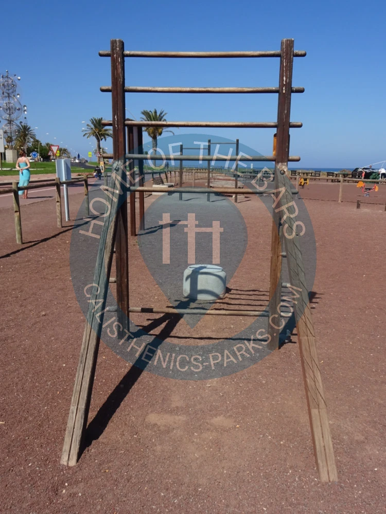 Calisthenics park in Esqueleto de Cachalote, Avenida del Matorral, Solana Matorral, Pájara, Las Palmas, Canarias, 35625, España
