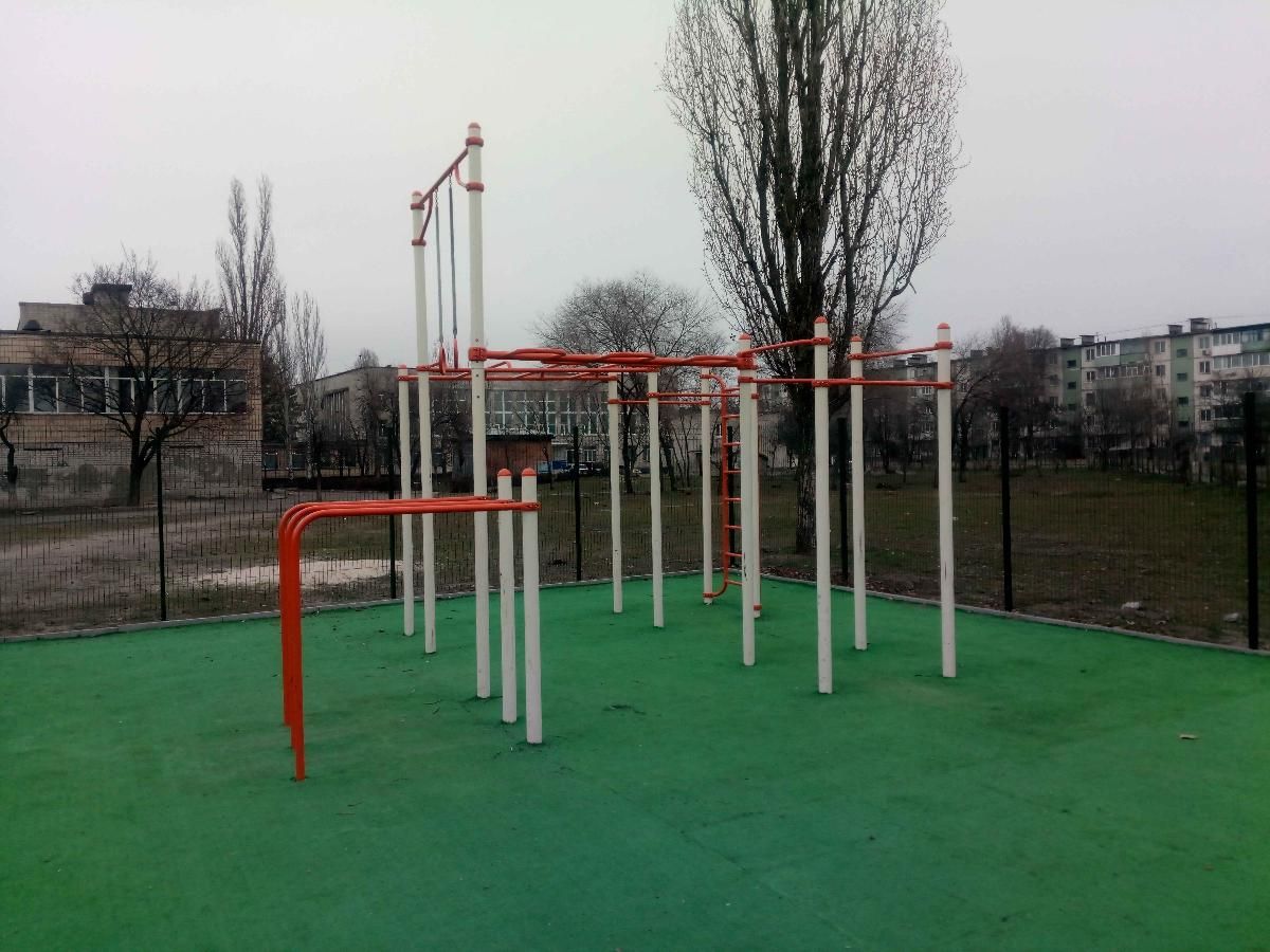 Calisthenics park in 23, Миру вулиця, Горішні Плавні, Горішньоплавнівська міська громада, Кременчуцький район, Полтавська область, 39803, Україна