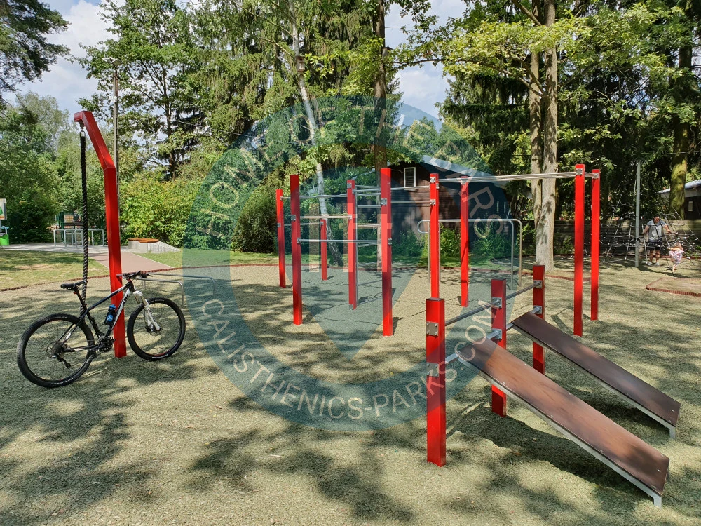 Calisthenics Facility - Warsaw - Street Workout Park Powsin - Poland - Spot