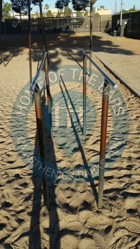 Los Angeles - Calisthenics Equipment - Sherman Oaks War Memorial Park - United States - Spot