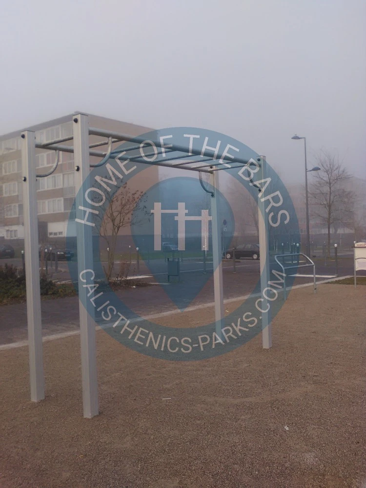 Calisthenics park in 295, Rue Ambroise Paré, Hem, Lille, Nord, Hauts-de-France, France métropolitaine, 59510, France
