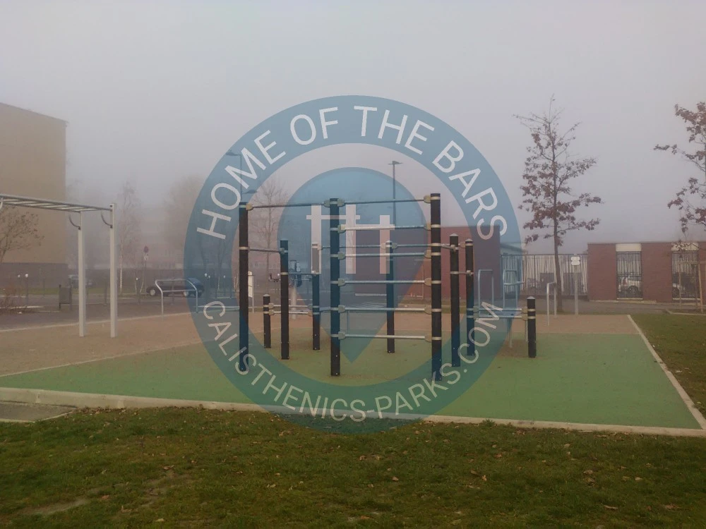Calisthenics park in 295, Rue Ambroise Paré, Hem, Lille, Nord, Hauts-de-France, France métropolitaine, 59510, France