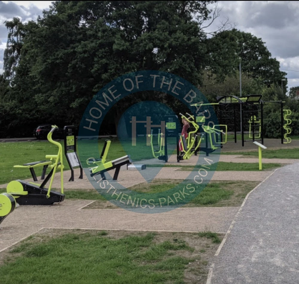 Fitness Facility - Leeds - Hawksworth exercise park - United Kingdom - Spot