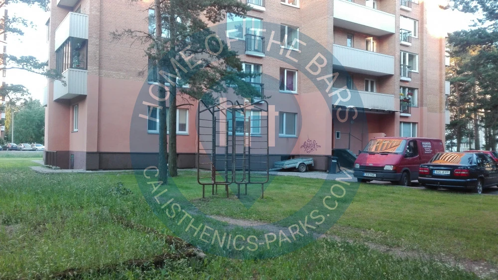 Tallinn - Outdoor Gym - Eduard Vilde tee - Estonia - Spot