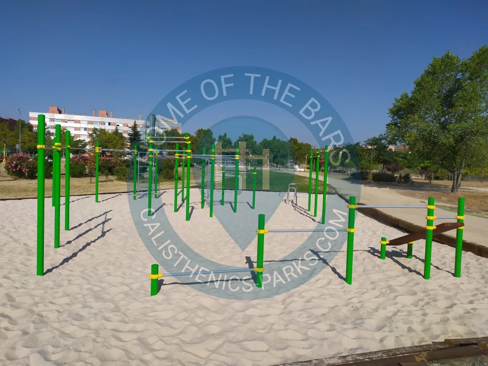 Calisthenics park in Polideportivo Valdelasfuentes, Calle de Manuel de Falla, Valdelasfuentes, Alcobendas, Comunidad de Madrid, 28100, España