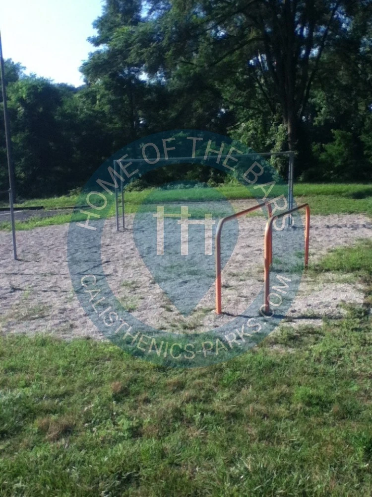 Calisthenics park in I 475, Lucas County, Ohio, 43560, United States