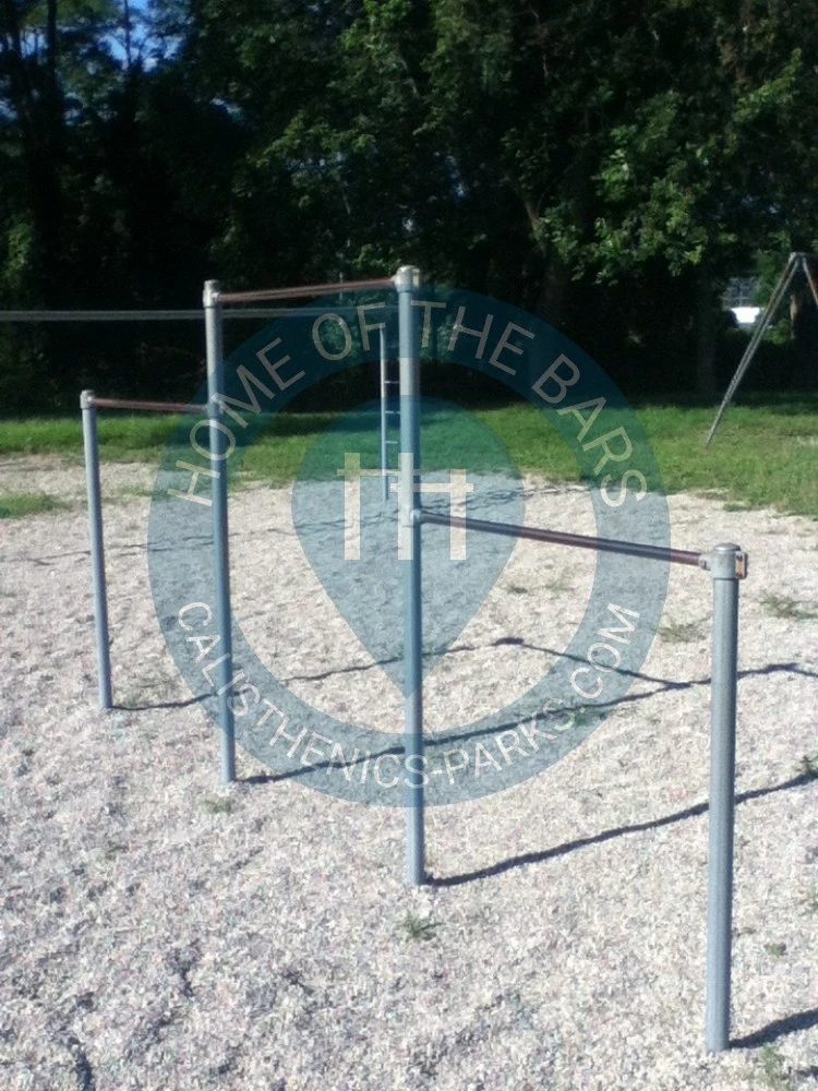 Calisthenics park in I 475, Lucas County, Ohio, 43560, United States