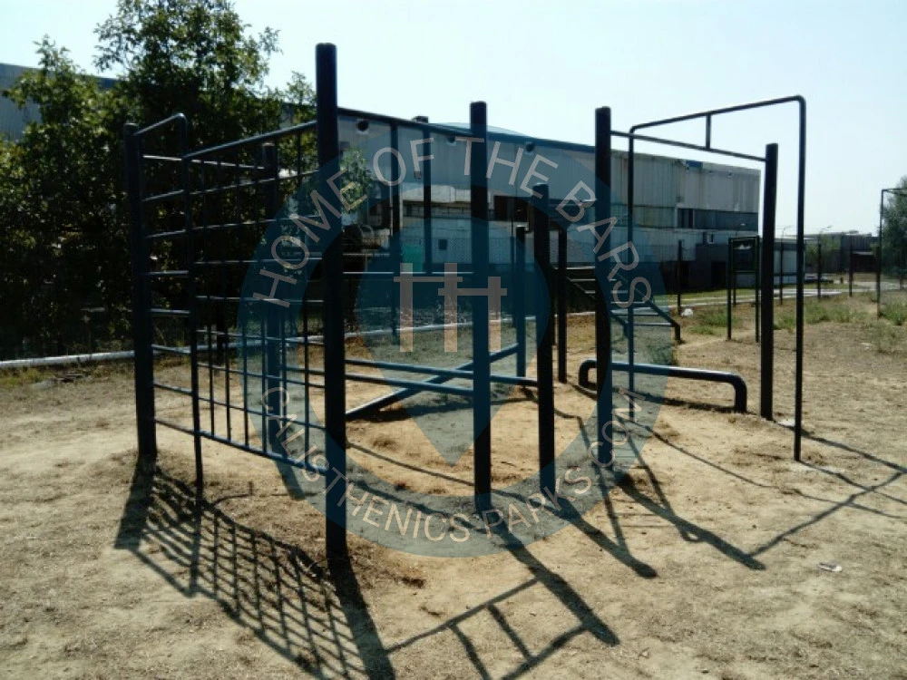 Calisthenics park in Фабрика амбалаже Авала Ада, Пут за Аду Хују, МЗ Стеван Христић, Карабурма, Београд (Палилула), Градска општина Палилула, Град Београд, Централна Србија, 11060, Србија