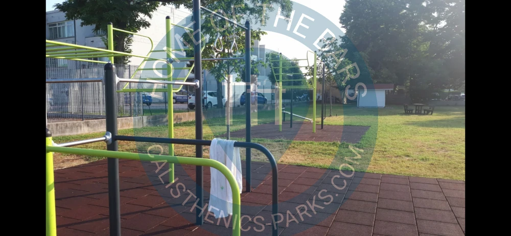 Exercise Park - Outdoor Fitness Park - Parco sportivo comunale - countries. - Spot